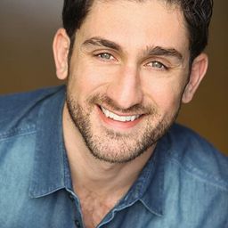 沙茲·汗 飾演 Ehsaan