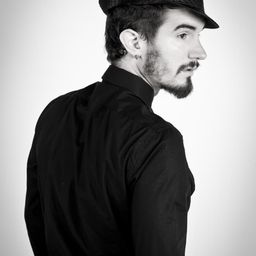 Lander Otaola 飾演 