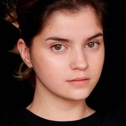 卡拉·托斯 - 心動隔扇窗：飄洋過海演員 飾演Anna