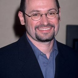 凱利·麥金 - 捍衞危機導演