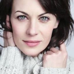 Kelina Riva - 弗羅裏達演員 飾演Femme d'Andrew