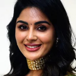 珊繆克莎·米儂 飾演 Tessa