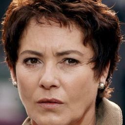 Christine Buchegger 飾演 Irene Ruhesanft