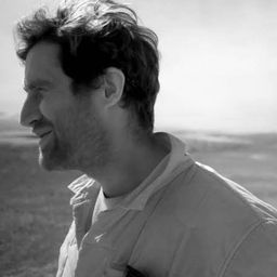 William Williamson - 巨乳刑警 2編劇