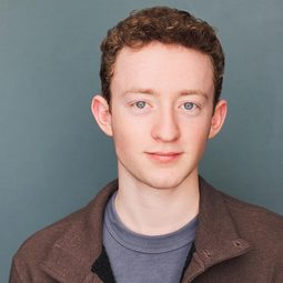 Ryan Foust 飾演 Percy