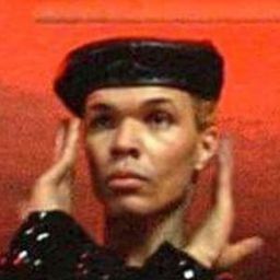 Paris Dupree 飾演 Self