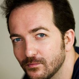 Sébastien Pierre 飾演 Thierry