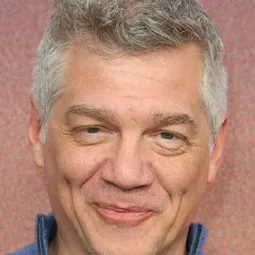 馬修·格雷夫 飾演 Grant