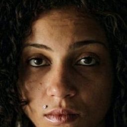Maryam Saleh 飾演 أم هاله