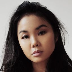 Liz Eng 飾演 Adelaide