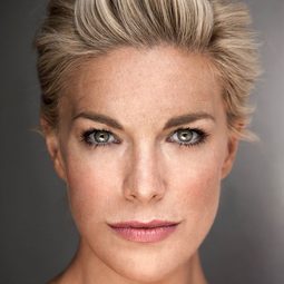 漢娜韋汀咸 飾演 Grand Councilwoman (voice)