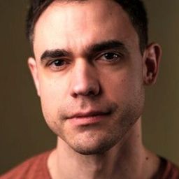 賽門·海恩斯 飾演 Paul Weyland