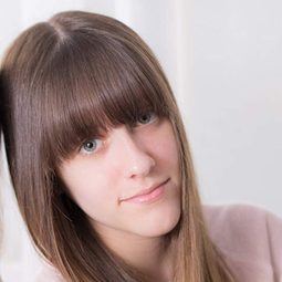 Shelby Hoffman 飾演 Sunny Baudelaire