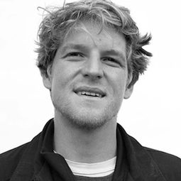 Dennis Busenitz 飾演 Self