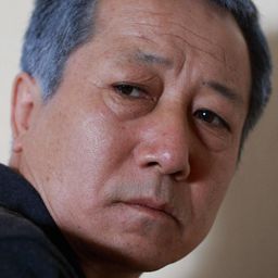 權赫峰 飾演 J's Senior