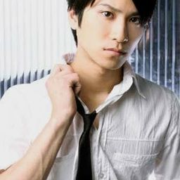 瀧口幸廣 飾演 Inui Ryuu