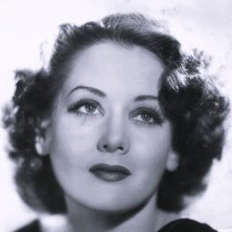 Bonnie Bannon 飾演 Girl on Sailboat (uncredited)