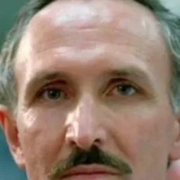 Ernst Mausser - 一屋哨牙鬼演員 飾演