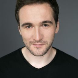 Mateusz Czwartosz - 流氓神父演員 飾演'Bonus'