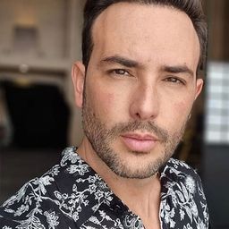 Sebastian Martinez 飾演 Ramon