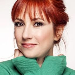 Paulina Manov - The Sky Above Us演員 飾演Snežana