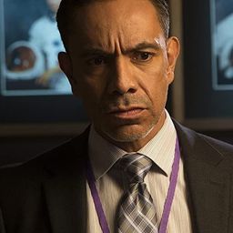 David Bedella 飾演 Victor  (voice)