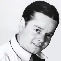 比利·柯提斯 飾演 Mordecai