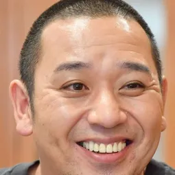 大悟 (千鳥) 飾演 Kensuke Komoto
