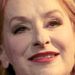 Nada Strancar 飾演 Babette