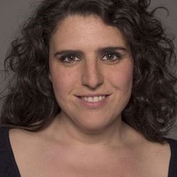 Berta de la Dehesa 飾演 La Gorda de la Cala