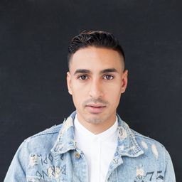 Hassan Slaby 飾演 Ashraf