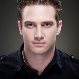 布萊斯·峇本布魯克 飾演 Jason (voice)