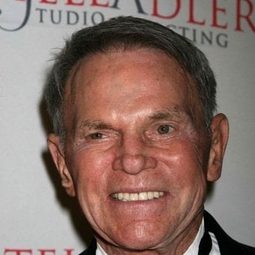 泰德·哈特利 飾演 Lewis Belding