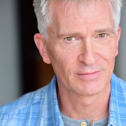 Charles Christopher 飾演 Detective Jeffries