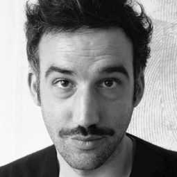 Léo-Antonin Lutinier 飾演 The Avenging Philosopher