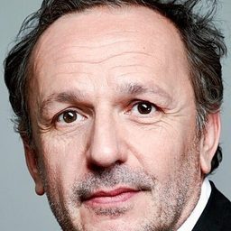 Arnaud Viard 飾演 Pierre