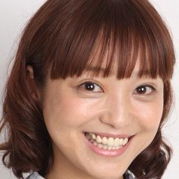 金田 朋子 飾演 