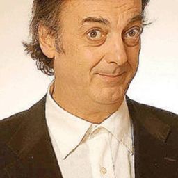 Gianni Ciardo 飾演 Giovanni