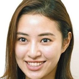 岡本あずさ 飾演 