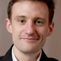 Guillaume Kerbusch 飾演 Louis