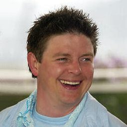 Danny Cunningham 飾演 Lance