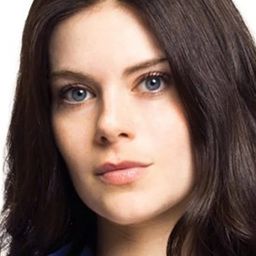 Robyn Doolittle 飾演 Self