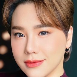 Thanatchaphan Buranachiwawilai - 鬼假期演員 飾演Jane