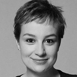 Anamaria Marinca 飾演 Dr. Dahlin