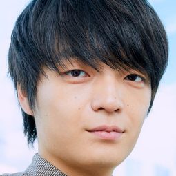 岡山天音 - 新聞記者演員 飾演Daisuke Kuramochi