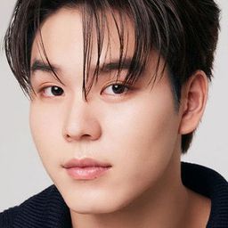 Krittanun Aunchananun 飾演 Prem