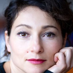 Janina Elkin 飾演 Frau Bolschakow