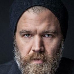 雷恩·赫斯 - 絕望之路演員 飾演Larry