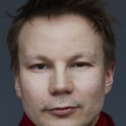 Niillas Holmberg - 森林之北編劇