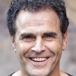 Pino Quartullo 飾演 Galeazzo della Gensola